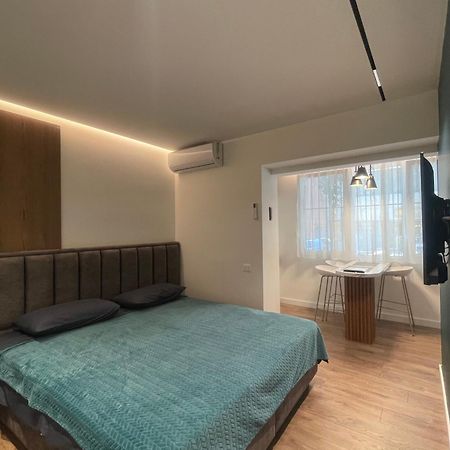 Downtown Studio Apartments ティラナ エクステリア 写真