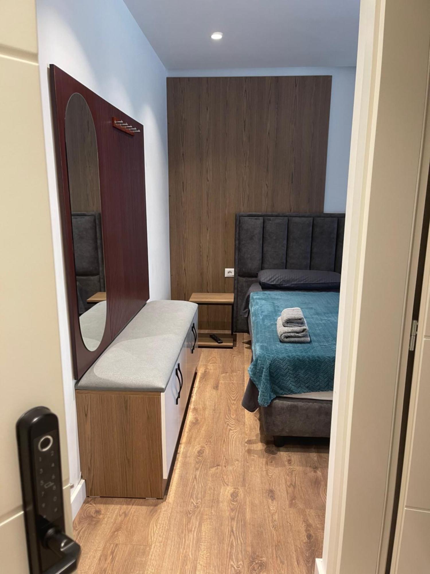 Downtown Studio Apartments ティラナ エクステリア 写真