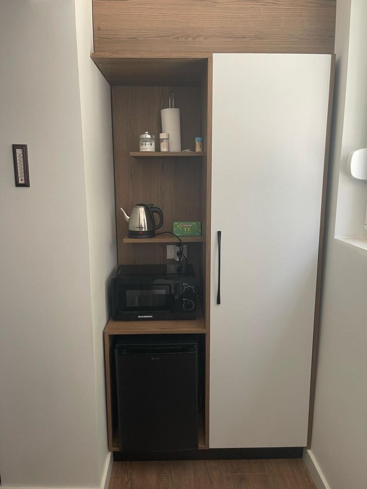 Downtown Studio Apartments ティラナ エクステリア 写真